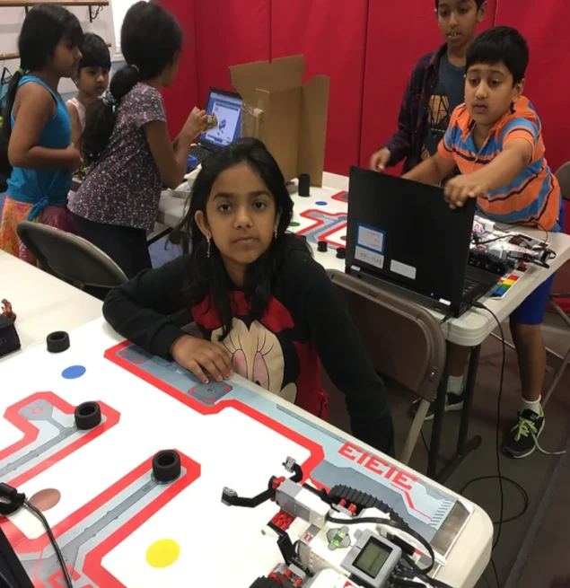 Kids attending a Techradiance coding class